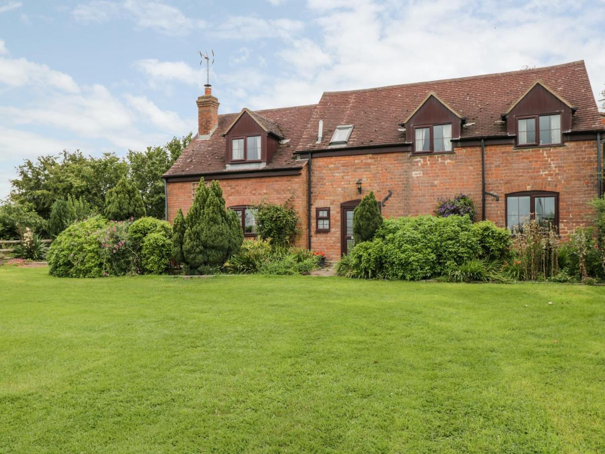 Lawn Farm Cottage Gloucester Exterior photo