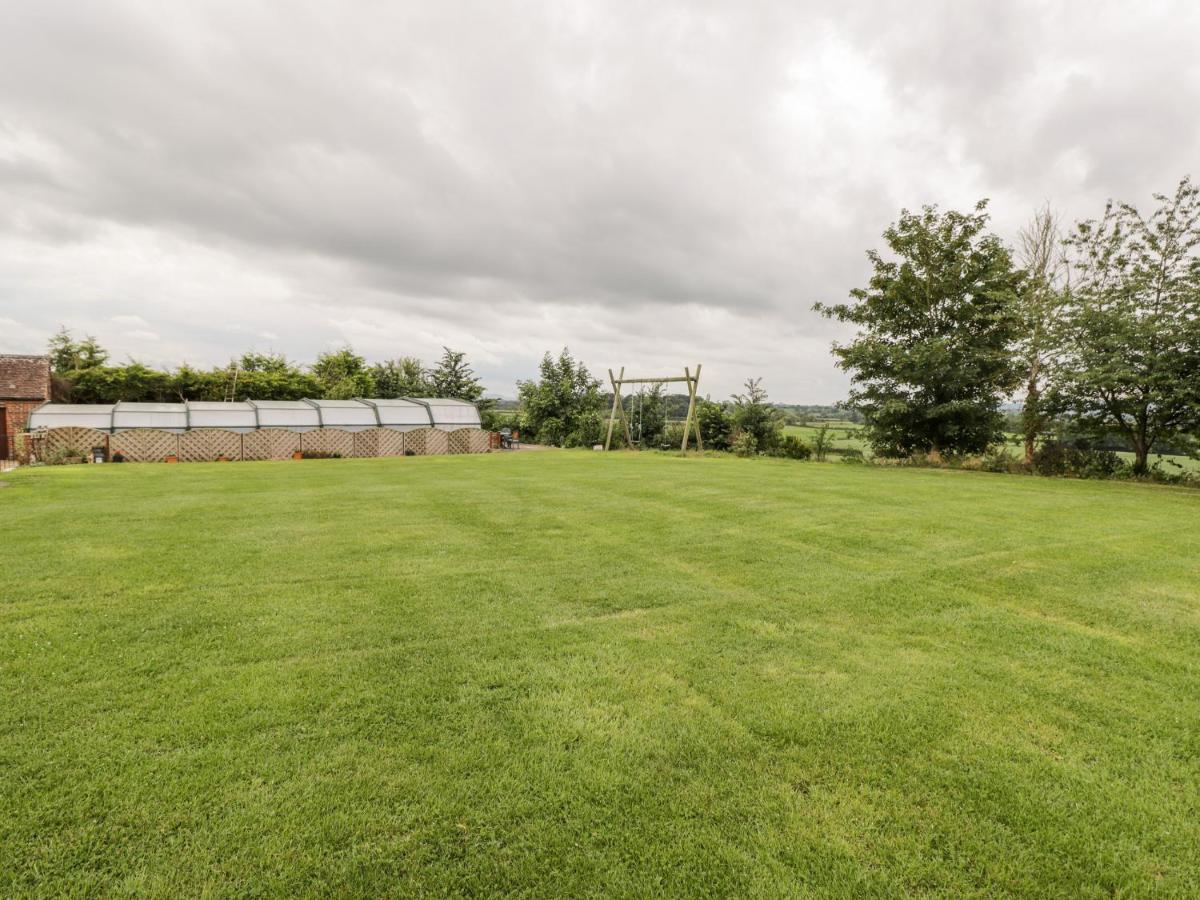 Lawn Farm Cottage Gloucester Exterior photo